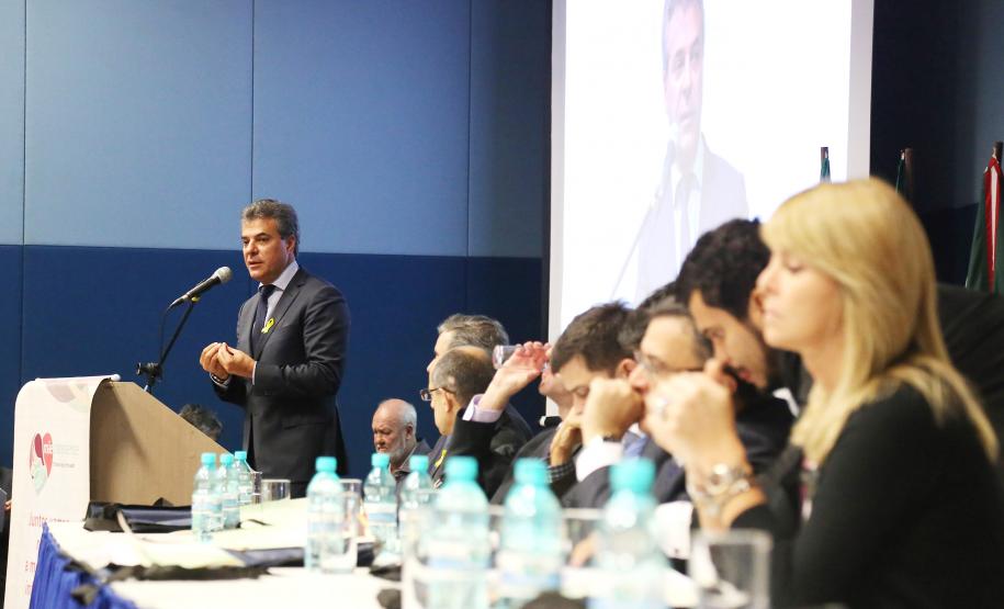 Secretária da Família e Desenvolvimento Social, Fernanda Richa, e o Governador Beto Richa, participam do 6º Encontro Estadual do programa Mãe Paranaense no Expo Unimed - Foto: Rogério Machado/SECS