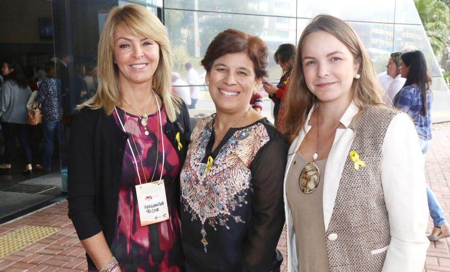 Secretária da Família e Desenvolvimento Social, Fernanda Richa, e o Governador Beto Richa, participam do 6º Encontro Estadual do programa Mãe Paranaense no Expo Unimed - Foto: Rogério Machado/SECS