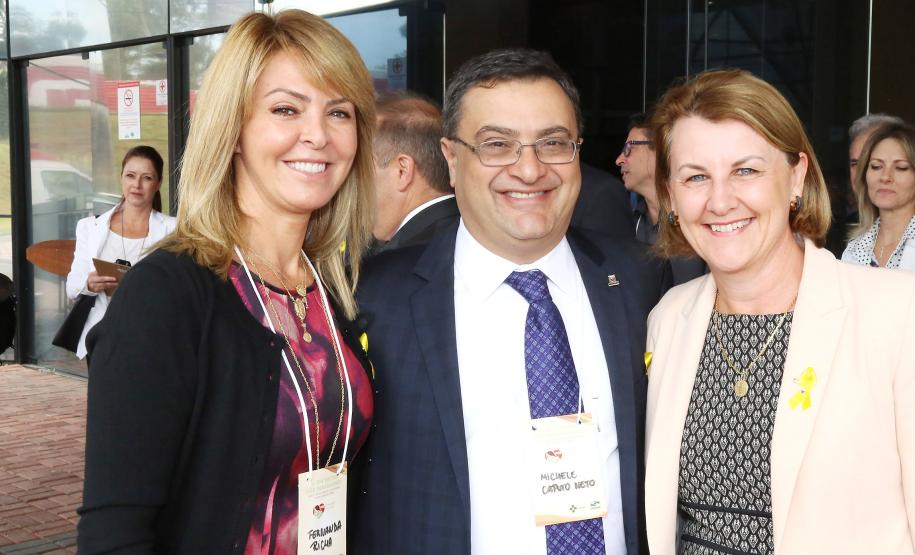 Secretária da Família e Desenvolvimento Social, Fernanda Richa, e o Governador Beto Richa, participam do 6º Encontro Estadual do programa Mãe Paranaense no Expo Unimed - Foto: Rogério Machado/SECS