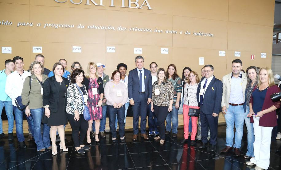 Secretária da Família e Desenvolvimento Social, Fernanda Richa, e o Governador Beto Richa, participam do 6º Encontro Estadual do programa Mãe Paranaense no Expo Unimed - Foto: Rogério Machado/SECS