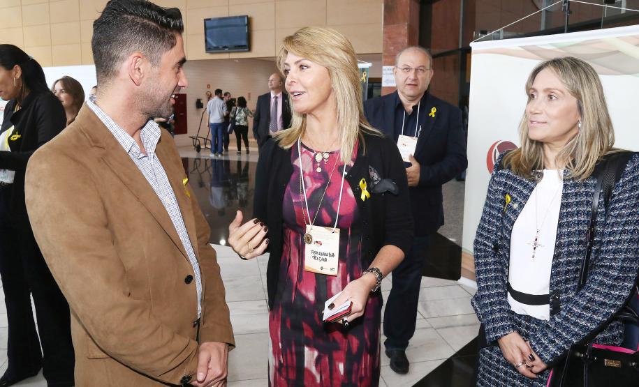 Secretária da Família e Desenvolvimento Social, Fernanda Richa, e o Governador Beto Richa, participam do 6º Encontro Estadual do programa Mãe Paranaense no Expo Unimed - Foto: Rogério Machado/SECS