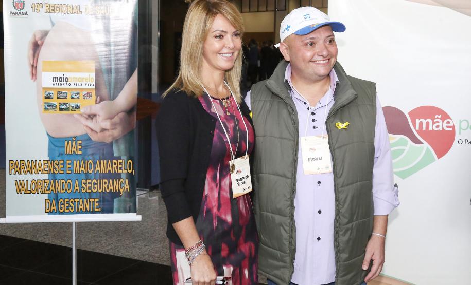 Secretária da Família e Desenvolvimento Social, Fernanda Richa, e o Governador Beto Richa, participam do 6º Encontro Estadual do programa Mãe Paranaense no Expo Unimed - Foto: Rogério Machado/SECS