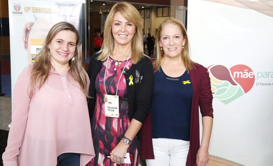 Secretária da Família e Desenvolvimento Social, Fernanda Richa, e o Governador Beto Richa, participam do 6º Encontro Estadual do programa Mãe Paranaense no Expo Unimed - Foto: Rogério Machado/SECS