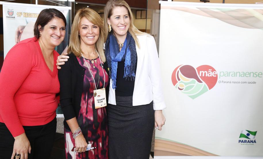 Secretária da Família e Desenvolvimento Social, Fernanda Richa, e o Governador Beto Richa, participam do 6º Encontro Estadual do programa Mãe Paranaense no Expo Unimed - Foto: Rogério Machado/SECS