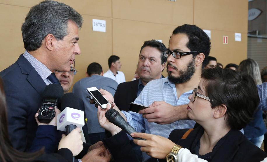 Secretária da Família e Desenvolvimento Social, Fernanda Richa, e o Governador Beto Richa, participam do 6º Encontro Estadual do programa Mãe Paranaense no Expo Unimed - Foto: Rogério Machado/SECS