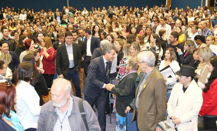 Secretária da Família e Desenvolvimento Social, Fernanda Richa, e o Governador Beto Richa, participam do 6º Encontro Estadual do programa Mãe Paranaense no Expo Unimed - Foto: Rogério Machado/SECS
