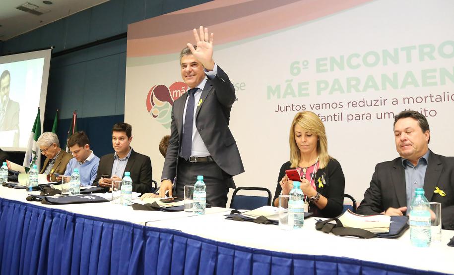 Secretária da Família e Desenvolvimento Social, Fernanda Richa, e o Governador Beto Richa, participam do 6º Encontro Estadual do programa Mãe Paranaense no Expo Unimed - Foto: Rogério Machado/SECS