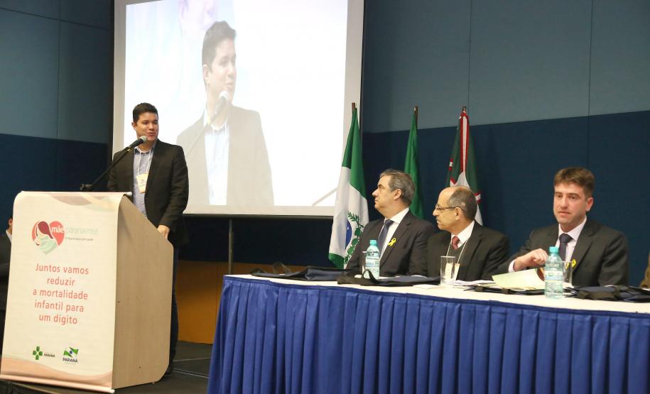 Secretária da Família e Desenvolvimento Social, Fernanda Richa, e o Governador Beto Richa, participam do 6º Encontro Estadual do programa Mãe Paranaense no Expo Unimed - Foto: Rogério Machado/SECS