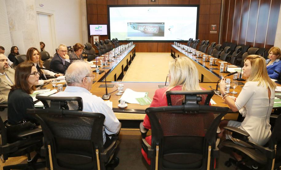 Secretária da Família e Desenvolvimento Social, Fernanda Richa, participa da reunião com Luciana Temer sobre Exploração e Abuso Sexual Infantil - Foto: Rogério Machado/SECS