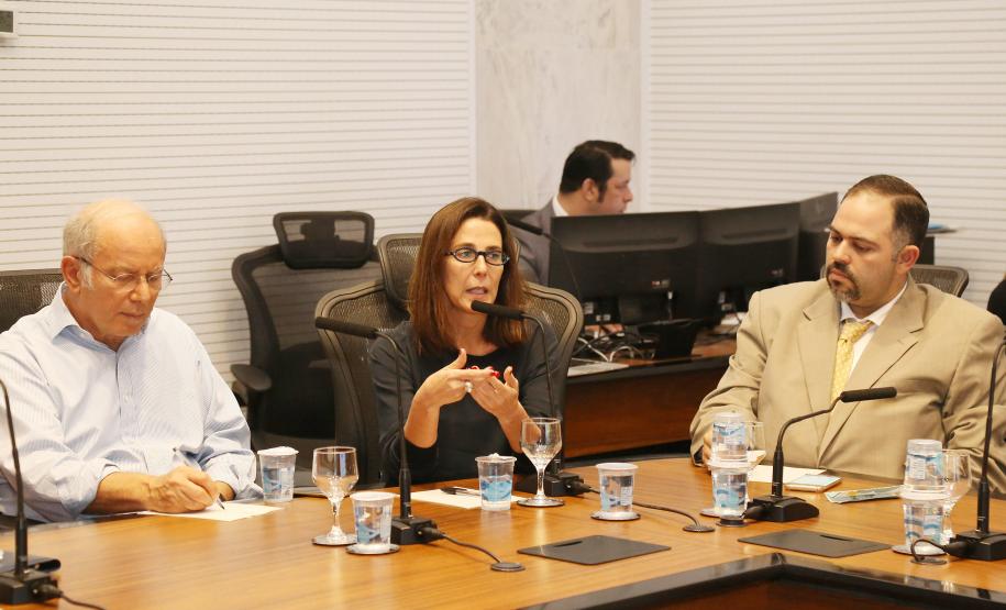 Secretária da Família e Desenvolvimento Social, Fernanda Richa, participa da reunião com Luciana Temer sobre Exploração e Abuso Sexual Infantil - Foto: Rogério Machado/SECS