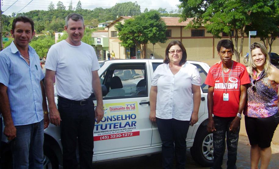 Entrega de equipamentos para Conselhos Tutelares Diamante do Sul recebeu veículo e equipamentos de informática adquiridos com recursos liberados pelo governo do estado em conjunto com a Secretaria da Família e Desenvolvimento Social Foto:Divulgação
