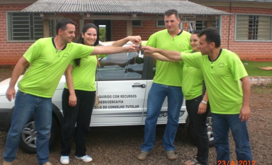 Entrega de veículos e equipamentos para conselhos tutelares Entrega de veículos e equipamentos para conselhos tutelares