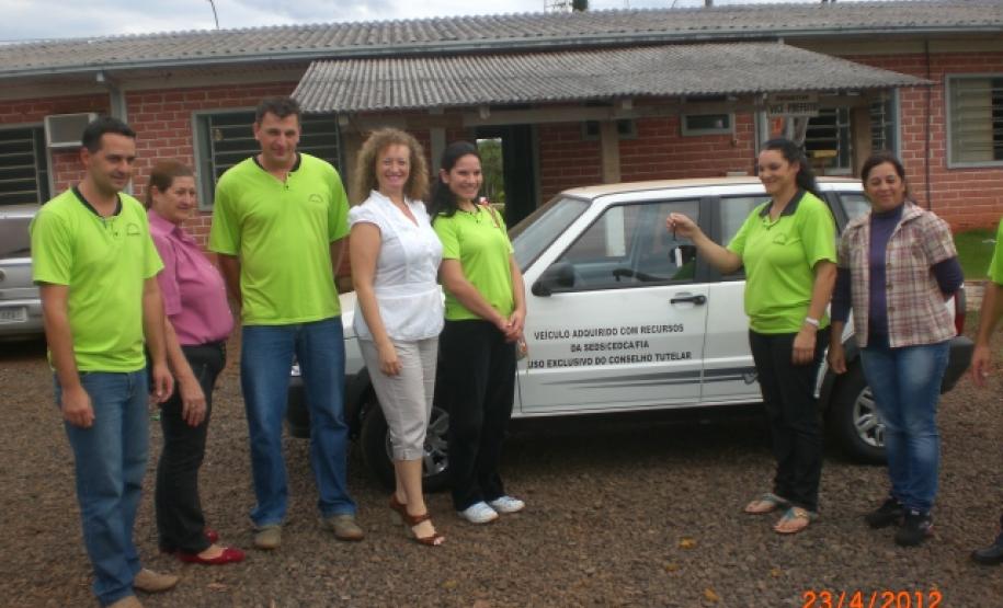 Entrega de veículos e equipamentos para conselhos tutelares Entrega de veículos e equipamentos para conselhos tutelares