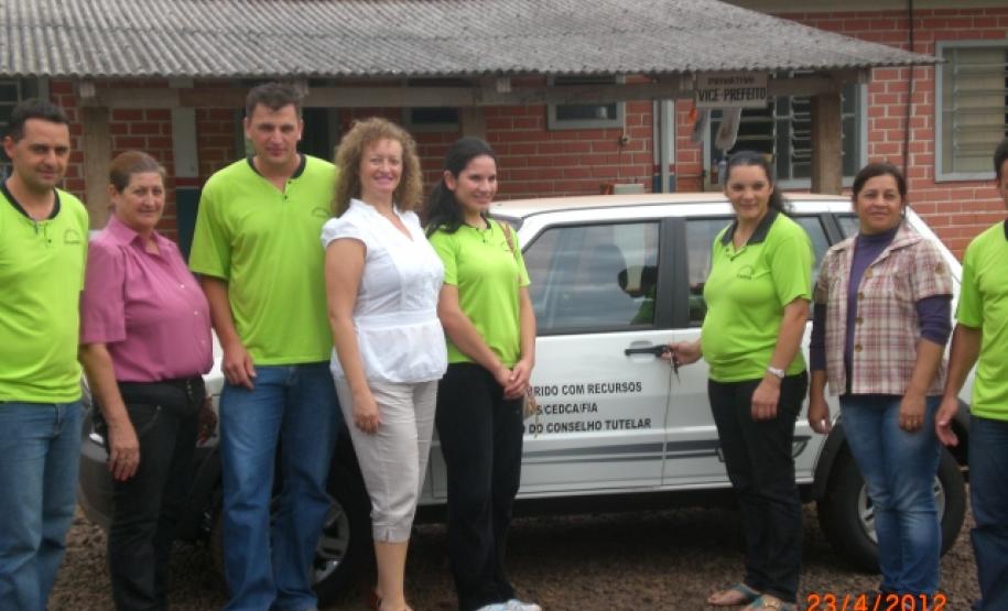 Entrega de veículos e equipamentos para conselhos tutelares Entrega de veículos e equipamentos para conselhos tutelares