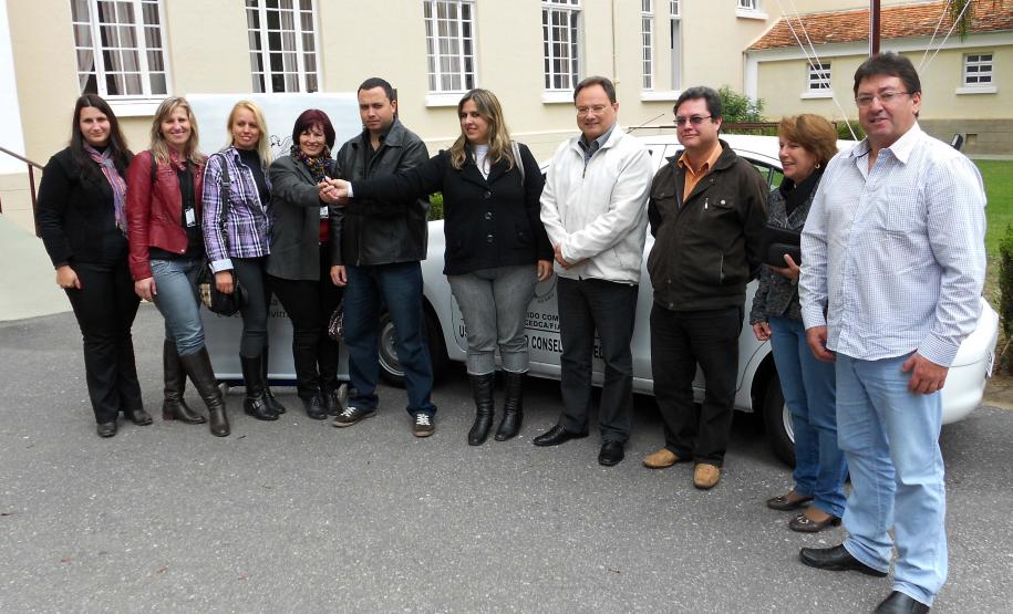Secretaria da Família entrega veículo e equipamentos para Conselho Tutelar de Rio Negro Secretaria da Família entrega veículo e equipamentos para Conselho Tutelar de Rio NegroFoto:Divulgação