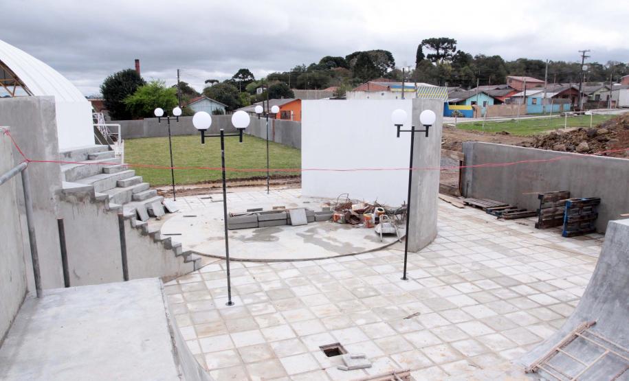 LAPA-A Secretaria da Família e Desenvolvimento Social entrega três novos Centros da Juventude, no próximo mês, em Apucarana, Foz do Iguaçu e Lapa. Com a inauguração dessas unidades, o estado passará a contar com seis, dos 29 centros previstos para todo o ParanáFoto:Rogério Machado/SEDS