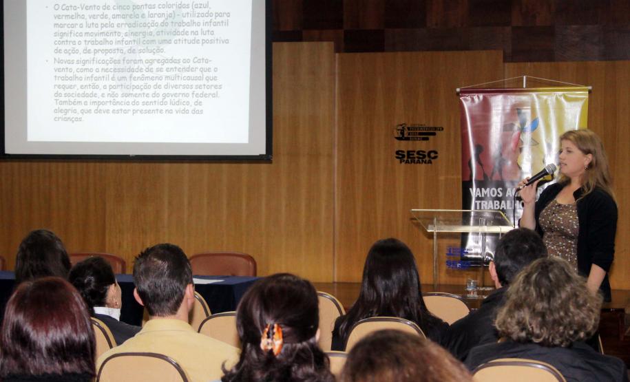 A Secretaria da Família e Desenvolvimento Social (Seds) apoiou o seminário "Vamos acabar com o Trabalho Infantil: Em defesa dos Direitos Humanos e da Justiça Social” realizado nesta terça-feira (12), Dia Contra o Trabalho Infantil. O evento foi promovido pela Superintendência Regional do Trabalho e Emprego no Paraná e pelo Fórum Estadual de Erradicação do Trabalho Infantil e Regularização do Trabalho do Adolescente (Feti–PR). Foto:Ricardo Marajó/SEDS