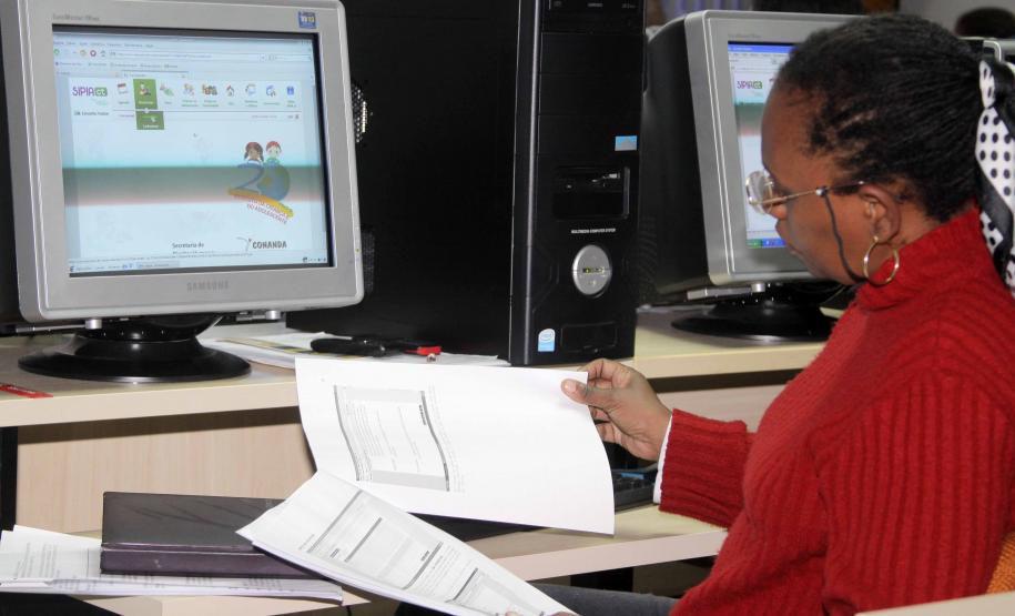 A Secretaria da Família e Desenvolvimento Social, terminou nesta quarta-feira a primeira etapa de preparação para a realização da capacitação dos 2065 conselheiros tutelares que atuam nas 413 unidades dos Conselhos Tutelares, nos 399 municípios paranaenses.Foto: Ricardo Marajó/SEDS