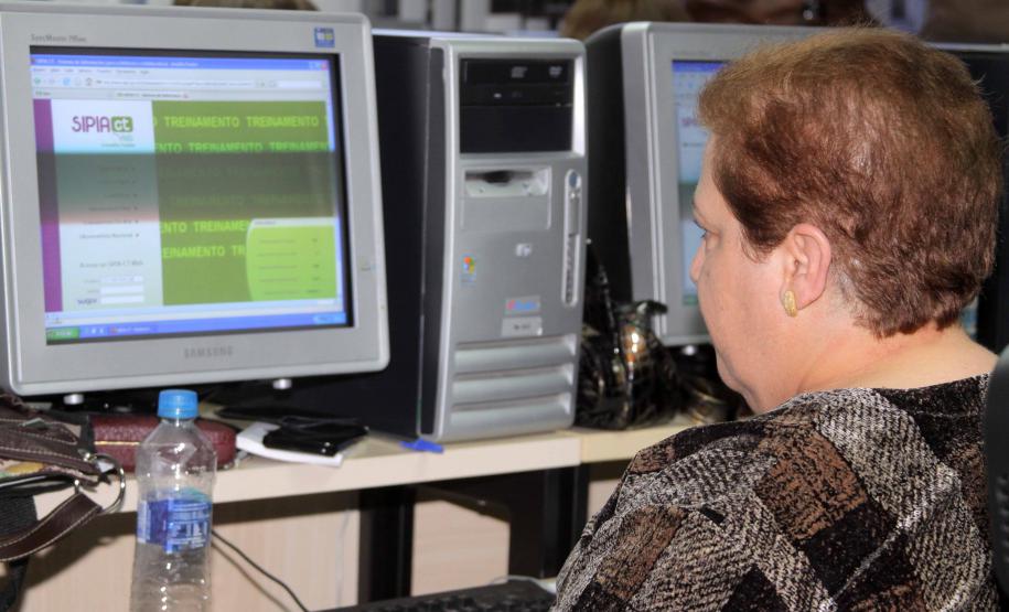 A Secretaria da Família e Desenvolvimento Social, terminou nesta quarta-feira a primeira etapa de preparação para a realização da capacitação dos 2065 conselheiros tutelares que atuam nas 413 unidades dos Conselhos Tutelares, nos 399 municípios paranaenses.Foto: Ricardo Marajó/SEDS