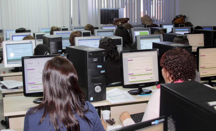 A Secretaria da Família e Desenvolvimento Social, terminou nesta quarta-feira a primeira etapa de preparação para a realização da capacitação dos 2065 conselheiros tutelares que atuam nas 413 unidades dos Conselhos Tutelares, nos 399 municípios paranaenses.Foto: Ricardo Marajó/SEDS