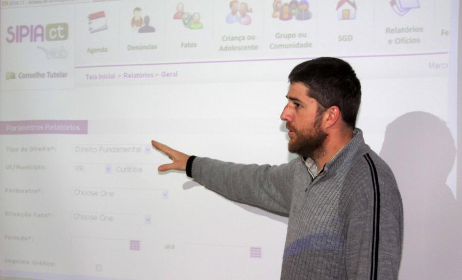 A Secretaria da Família e Desenvolvimento Social, terminou nesta quarta-feira a primeira etapa de preparação para a realização da capacitação dos 2065 conselheiros tutelares que atuam nas 413 unidades dos Conselhos Tutelares, nos 399 municípios paranaenses.Foto: Ricardo Marajó/SEDS