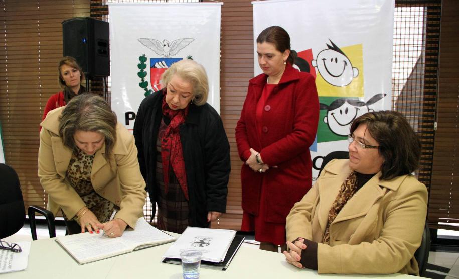Secretária da Família e Desenvolvimento Social, Fernanda Richa, participou da posse dos novos conselheiros, indicados pela sociedade civil, do Conselho Estadual dos Direitos da Criança e do Adolescente (Cedca).Foto:Rogério Machado/SEDS