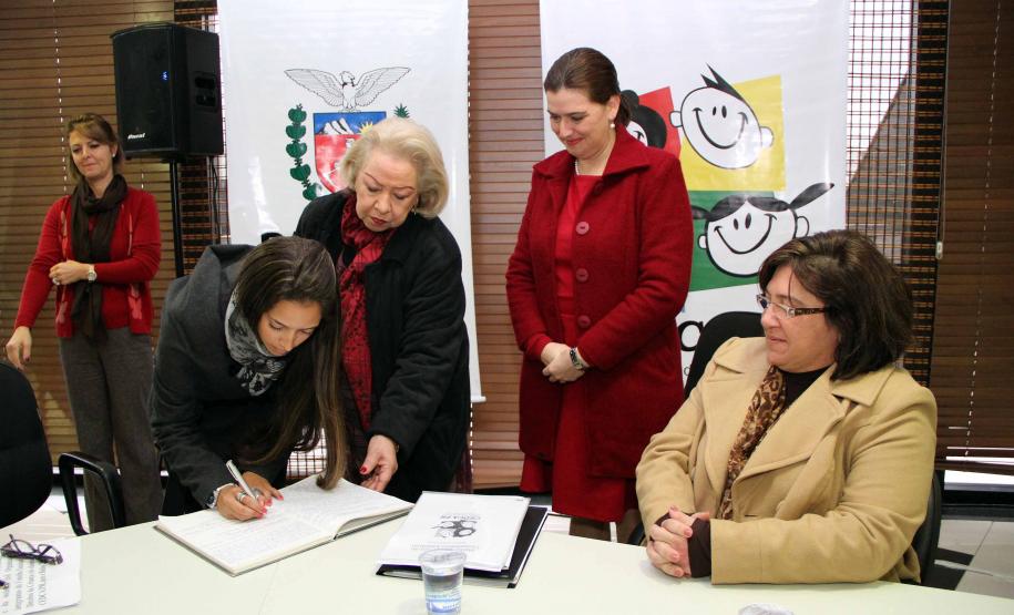 Secretária da Família e Desenvolvimento Social, Fernanda Richa, participou da posse dos novos conselheiros, indicados pela sociedade civil, do Conselho Estadual dos Direitos da Criança e do Adolescente (Cedca).Foto:Rogério Machado/SEDS