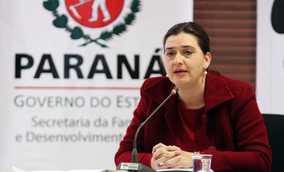 Secretária da Família e Desenvolvimento Social, Fernanda Richa, participou da posse dos novos conselheiros, indicados pela sociedade civil, do Conselho Estadual dos Direitos da Criança e do Adolescente (Cedca).Presidente em exercício láudia Foltran.Foto:Rogério Machado/SEDS