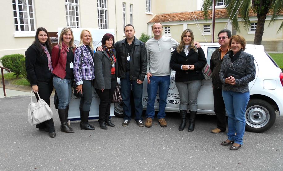 Conselhos tutelares de 374 municípios já estão equipados com veículos e computadores Rio Negro-Conselhos tutelares de 374 municípios paranaenses receberam recursos para aquisição de veículo e equipamentos de informática.Foto:Divulgação