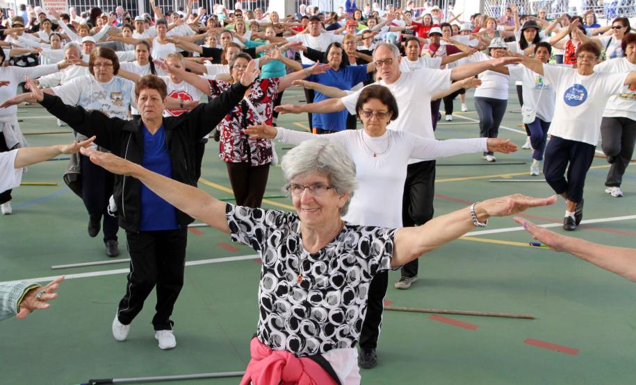 A secretária da Família e Desenvolvimento Social, Fernanda Richa, junto com o secretário municipal do Esporte, Lazer e Juventude, Marcello Richa.participou na manhã desta sexta-feira (06) da inauguração do Centro da Juventude Eucaliptos no bairro Alto Boqueirão, em Curitiba.Foto: Rogério Machado/SEDS