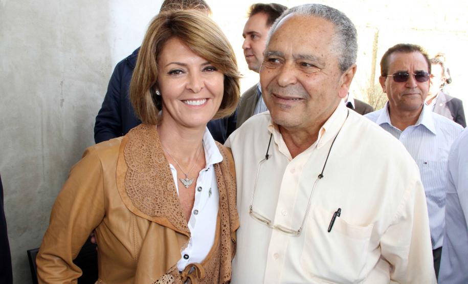 A secretária da Família e Desenvolvimento Social, Fernanda Richa, junto com o secretário municipal do Esporte, Lazer e Juventude, Marcello Richa.participou na manhã desta sexta-feira (06) da inauguração do Centro da Juventude Eucaliptos no bairro Alto Boqueirão, em Curitiba.Foto: Rogério Machado/SEDS