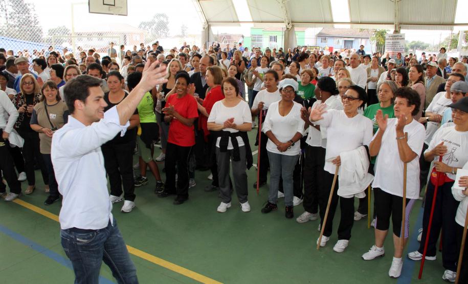 A secretária da Família e Desenvolvimento Social, Fernanda Richa, junto com o secretário municipal do Esporte, Lazer e Juventude, Marcello Richa.participou na manhã desta sexta-feira (06) da inauguração do Centro da Juventude Eucaliptos no bairro Alto Boqueirão, em Curitiba.Foto: Rogério Machado/SEDS