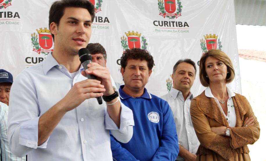 A secretária da Família e Desenvolvimento Social, Fernanda Richa, junto com o secretário municipal do Esporte, Lazer e Juventude, Marcello Richa.participou na manhã desta sexta-feira (06) da inauguração do Centro da Juventude Eucaliptos no bairro Alto Boqueirão, em Curitiba.Foto: Rogério Machado/SEDS