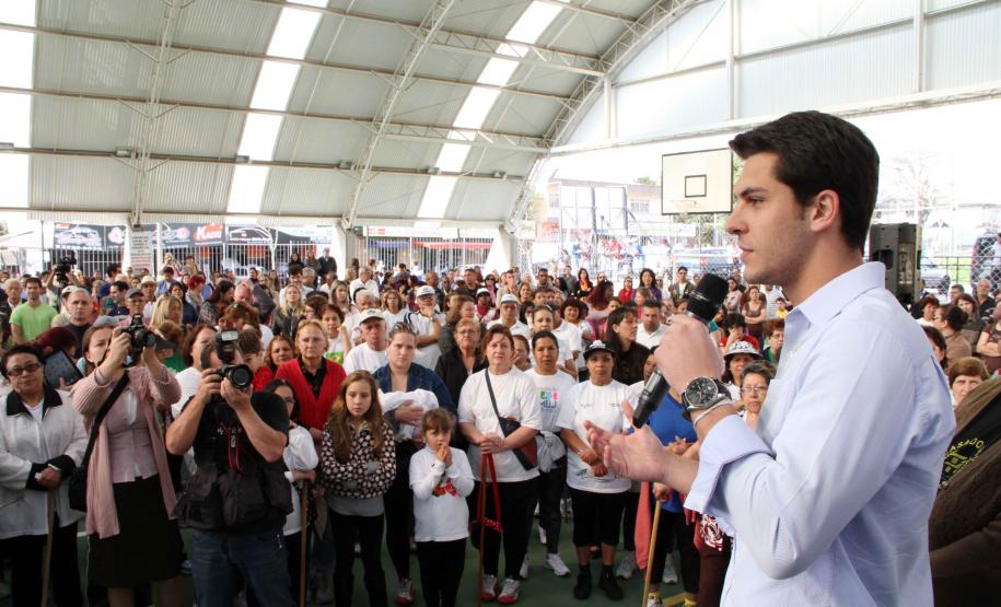 A secretária da Família e Desenvolvimento Social, Fernanda Richa, junto com o secretário municipal do Esporte, Lazer e Juventude, Marcello Richa.participou na manhã desta sexta-feira (06) da inauguração do Centro da Juventude Eucaliptos no bairro Alto Boqueirão, em Curitiba.Foto: Rogério Machado/SEDS