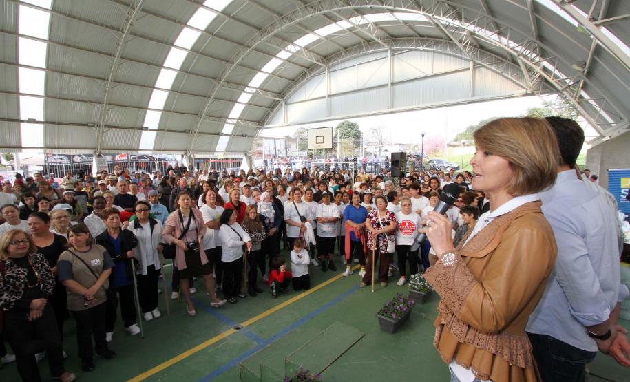 A secretária da Família e Desenvolvimento Social, Fernanda Richa, junto com o secretário municipal do Esporte, Lazer e Juventude, Marcello Richa.participou na manhã desta sexta-feira (06) da inauguração do Centro da Juventude Eucaliptos no bairro Alto Boqueirão, em Curitiba.Foto: Rogério Machado/SEDS