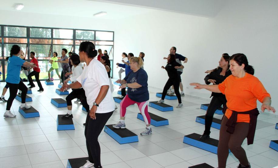 A secretária da Família e Desenvolvimento Social, Fernanda Richa, junto com o secretário municipal do Esporte, Lazer e Juventude, Marcello Richa.participou na manhã desta sexta-feira (06) da inauguração do Centro da Juventude Eucaliptos no bairro Alto Boqueirão, em Curitiba.Foto: Rogério Machado/SEDS