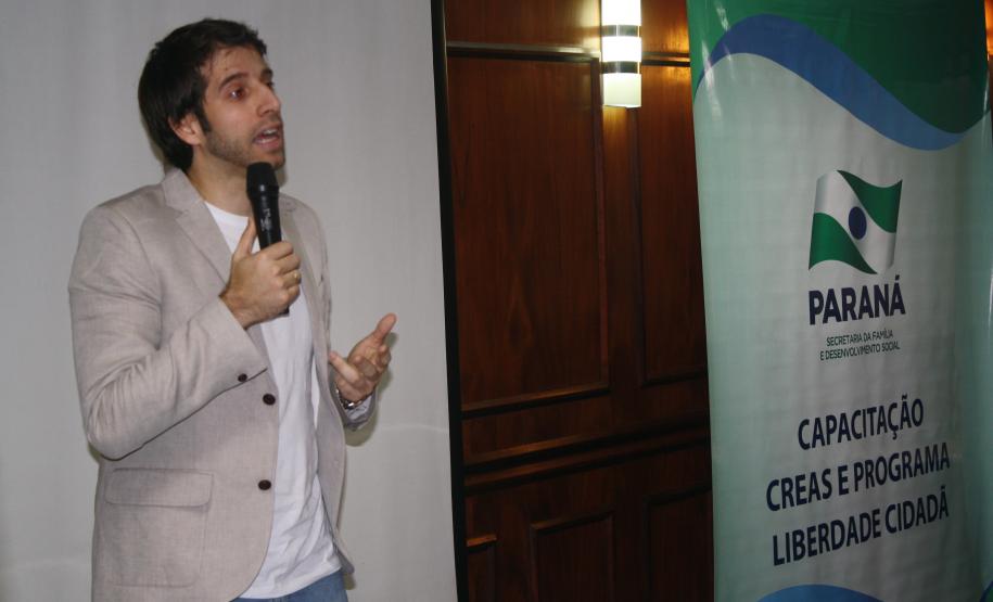 Secretaria da Família realiza capacitação para técnicos de proteção social especial em Curitiba