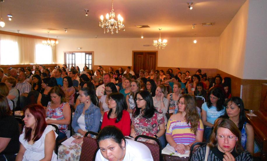 Secretaria da Família realiza capacitação para técnicos de proteção social especial em Curitiba Secretaria da Família realiza capacitação para técnicos de proteção social especial em Curitiba