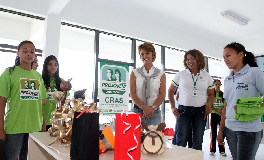 A secretária da Família e Desenvolvimento Social, Fernanda Richa, participou nesta sexta-feira (23) da inauguração do Centro da Juventude de Castro, na região Centro Oriental (?) do Estado. Este  é o décimo sexto Centro da Juventude entregue a população do Paraná este ano.Foto:Rogério Machado/SEDS