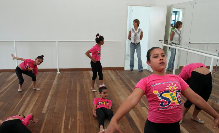 A secretária da Família e Desenvolvimento Social, Fernanda Richa, participou nesta sexta-feira (23) da inauguração do Centro da Juventude de Castro, na região Centro Oriental (?) do Estado. Este  é o décimo sexto Centro da Juventude entregue a população do Paraná este ano.Foto:Rogério Machado/SEDS