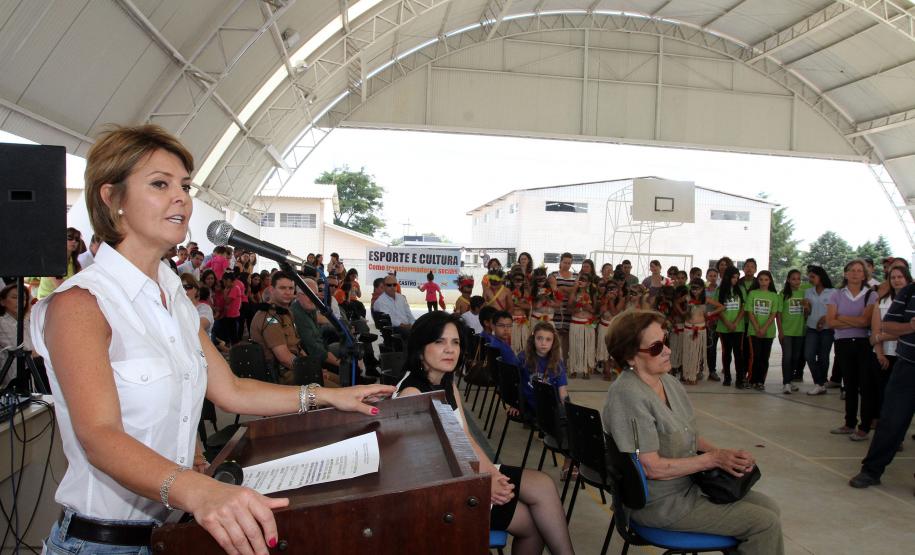 A secretária da Família e Desenvolvimento Social, Fernanda Richa, participou nesta sexta-feira (23) da inauguração do Centro da Juventude de Castro, na região Centro Oriental (?) do Estado. Este  é o décimo sexto Centro da Juventude entregue a população do Paraná este ano.Foto:Rogério Machado/SEDS