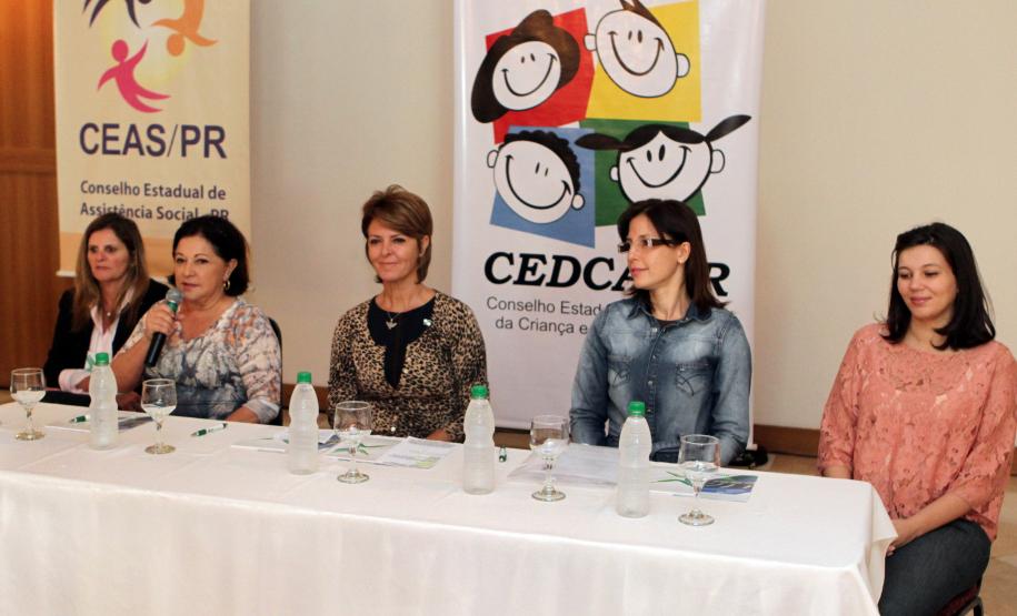 A secretária da Família e Desenvolvimento Social Fernanda Richa, participa da abertura  do Seminário da Capacitação dos Centros da JuventudeFoto: Rogério Machado/SEDS