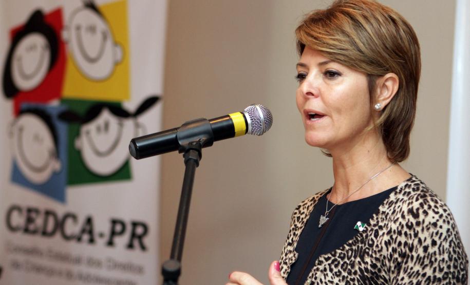 A secretária da Família e Desenvolvimento Social Fernanda Richa, participa da abertura  do Seminário da Capacitação dos Centros da JuventudeFoto: Rogério Machado/SEDS