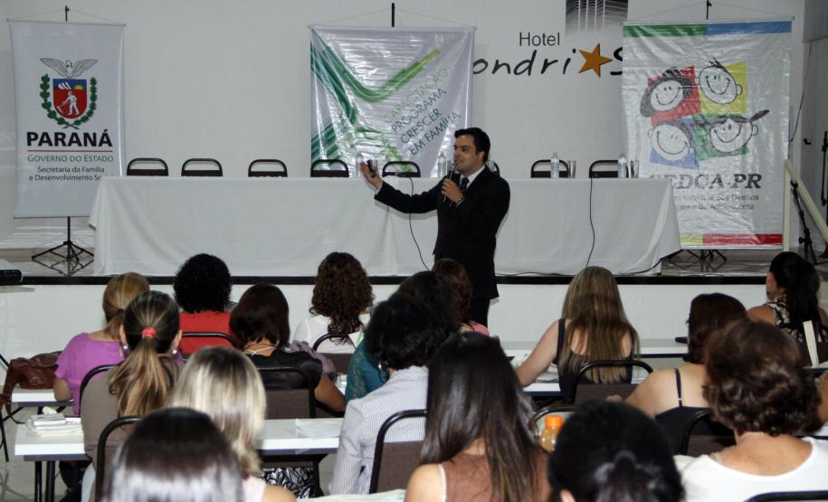 Capacitação Programa Crecer em Família em Londrina Paraná.Foto: Ricardo Marajó/SEDS