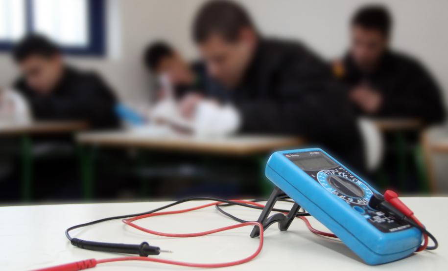 No mês de julho a Secretaria da Família e Desenvolvimento Social (Seds) iniciou mais um projeto voltado para Qualificação Profissional Básica nos Centros de Socioeducação (Censes) e Casas de Semiliberdade de todo Estado.(Curso de Conserto de Eletrodomésticos)Foto: Ricardo Marajó/SEDS