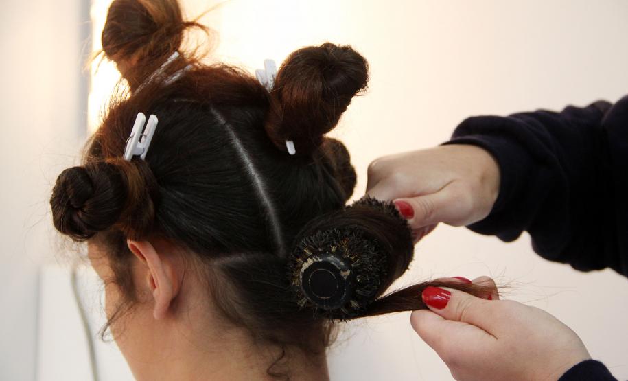 No mês de julho a Secretaria da Família e Desenvolvimento Social (Seds) iniciou mais um projeto voltado para Qualificação Profissional Básica nos Centros de Socioeducação (Censes) e Casas de Semiliberdade de todo Estado.(Curso de Auxiliarde Cabeleireiro)Foto: Ricardo Marajó/SEDS