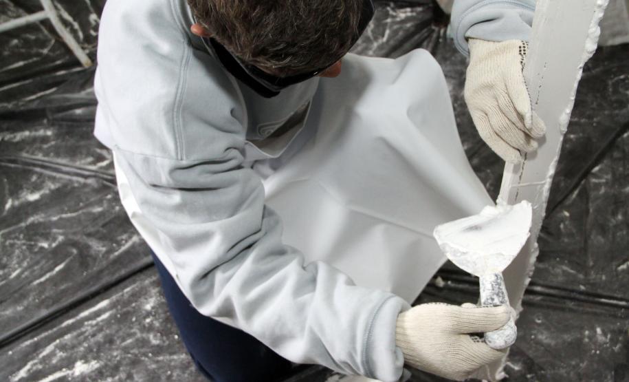 No mês de julho a Secretaria da Família e Desenvolvimento Social (Seds) iniciou mais um projeto voltado para Qualificação Profissional Básica nos Centros de Socioeducação (Censes) e Casas de Semiliberdade de todo Estado.(Curso de Colocação de Gesso)Foto: Ricardo Marajó/SEDS